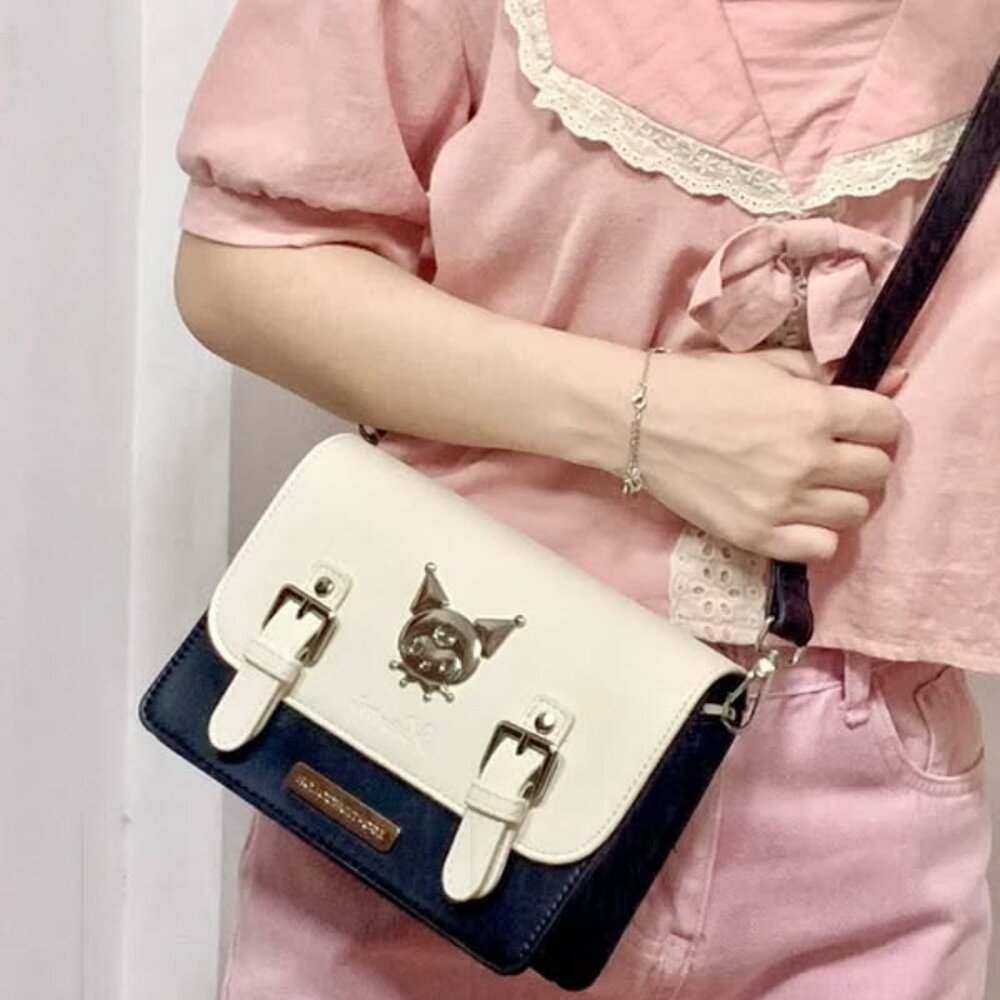 Licensed Tide.Color X Kitty Licensed Buckle Purse-Black And White